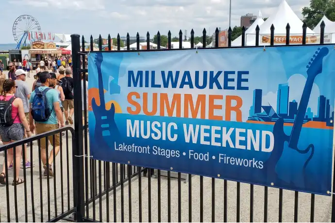 Custom Banners Milwaukee
