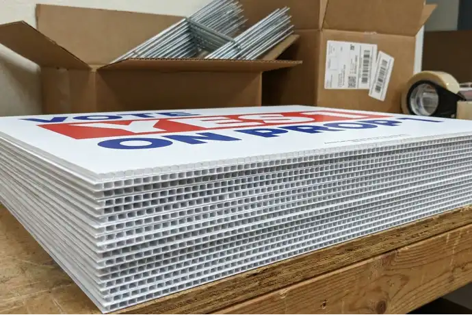 Custom Outdoor Lawn Signs